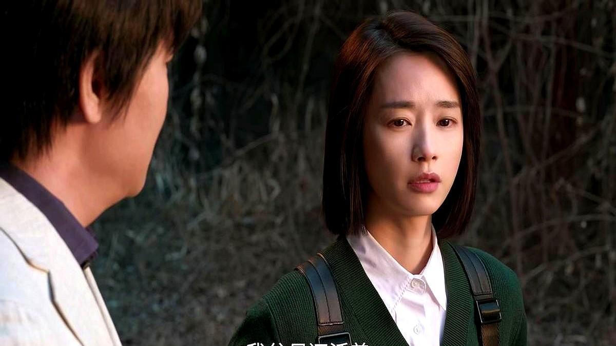 《隐身的名字》这剧真上头！柏庶被养母葛文君控制得死死的，生日跟忌日一样，高考通知