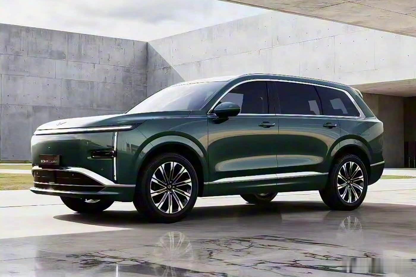 这两年五菱、宝骏这俩品牌尺寸稍大些的销量都不太好，以至于市场对他家未来的大车关注