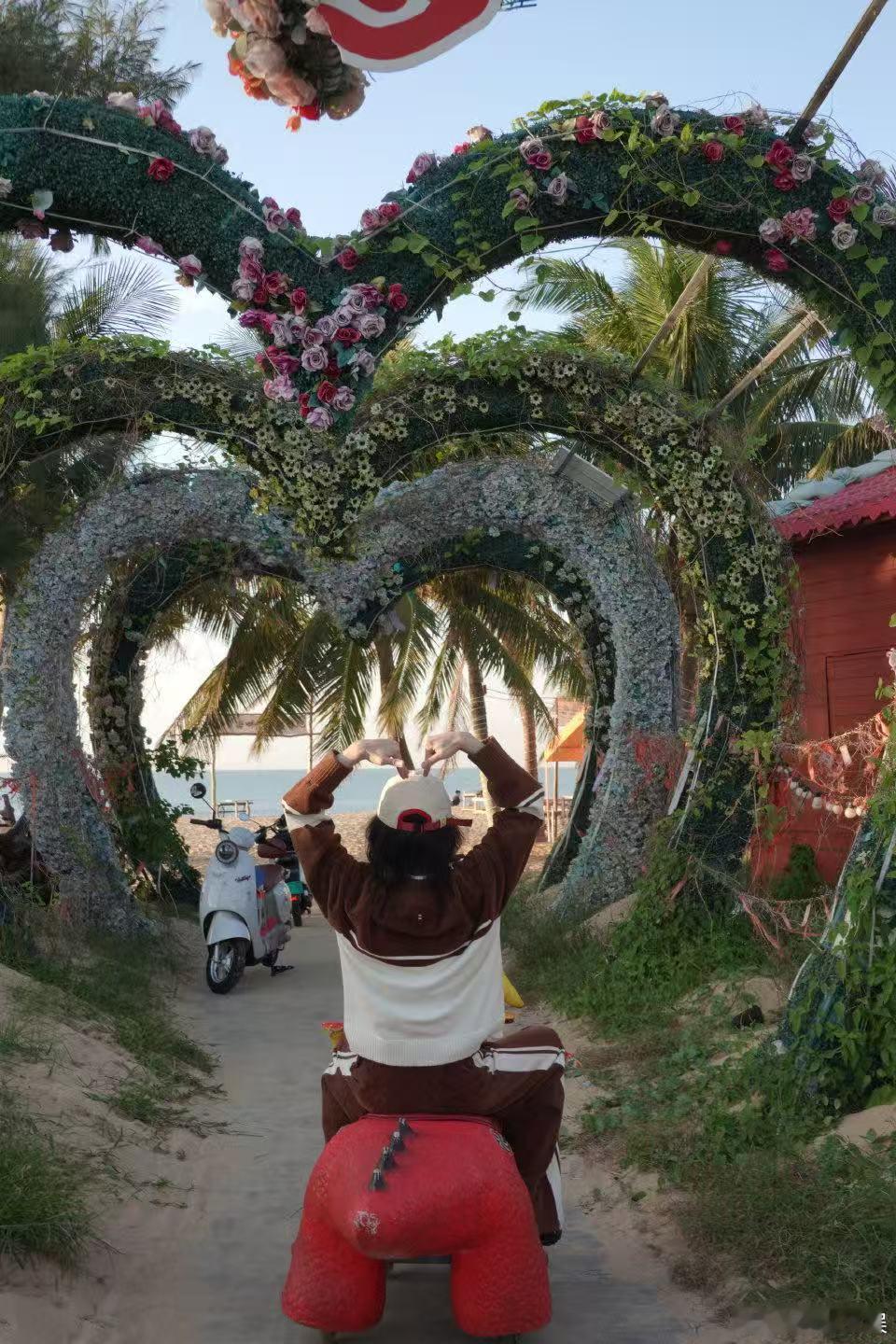 华晨宇恐龙赛车手华晨宇海南plog华晨宇海南plog，恐龙赛车手，