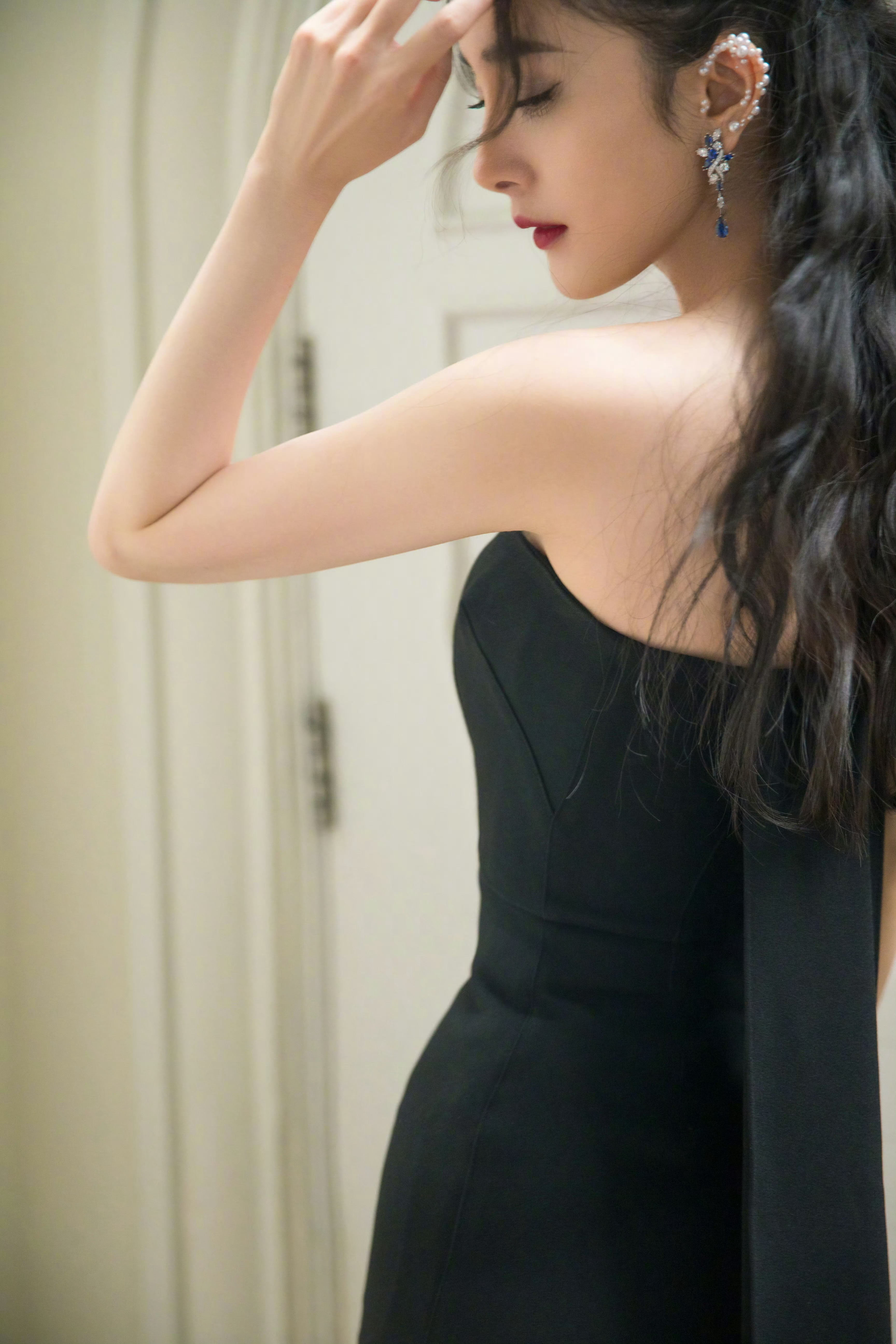 杨幂[超话]ym杨幂 不管黑与白的界定你都是我心中的唯一早上好胖胖们[锦鲤附体]