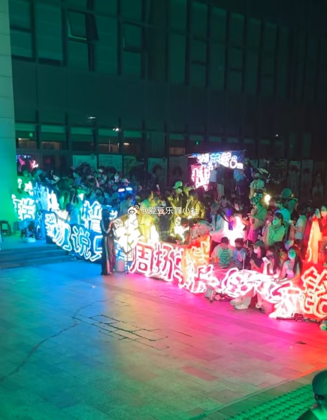 TF四代海口灯牌大战🩵🩷💙💛💚💜❤️🤍 