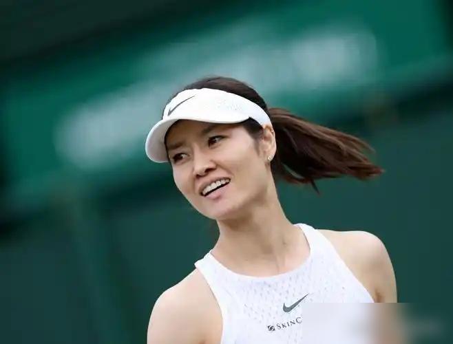 冠军之间的奖金差异令人震惊。以郑钦文为例，她在年终赛中获得了亚军，奖金高达160