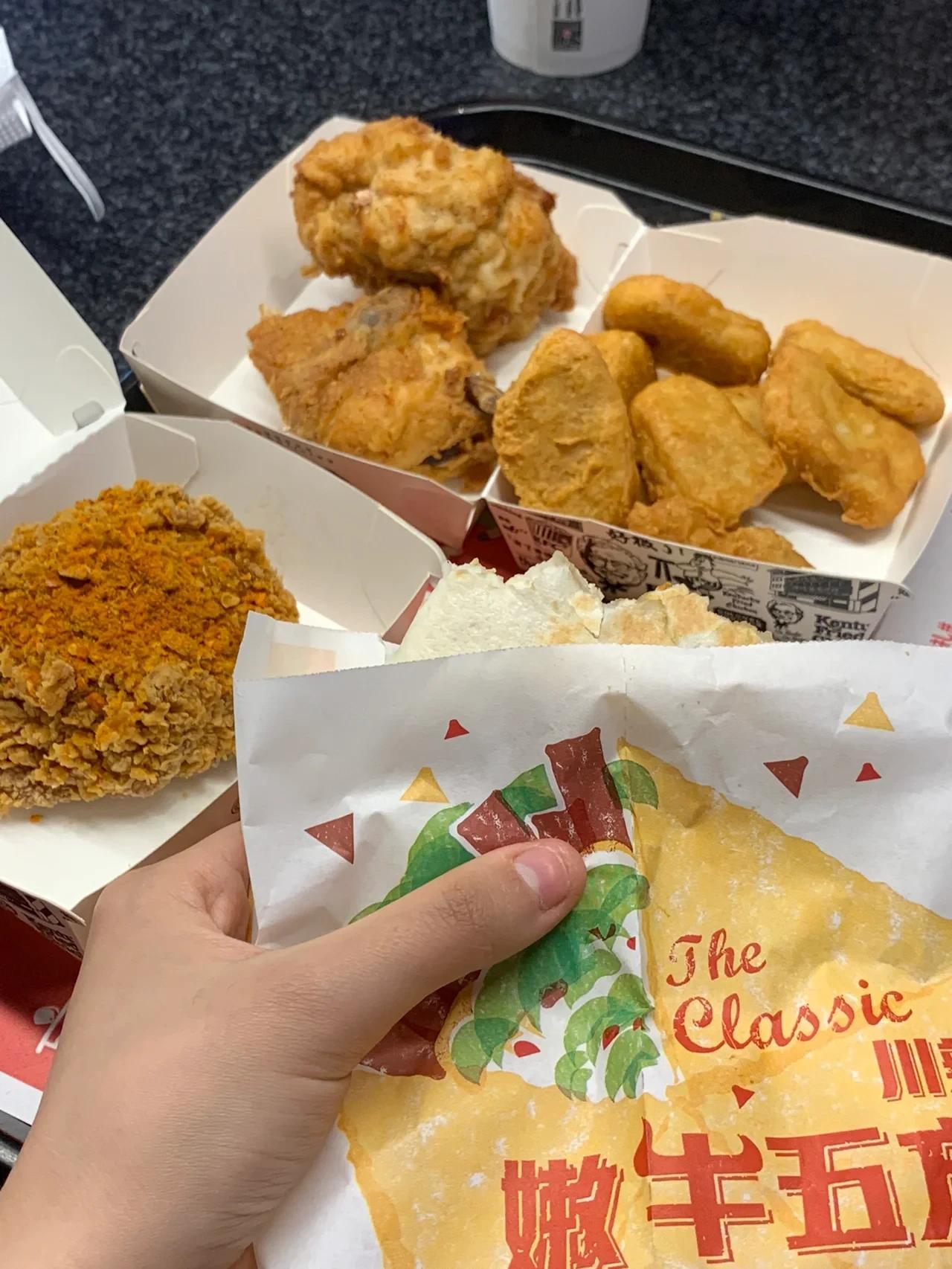 为什么家里的长辈们都不爱吃肯德基麦当劳？甚至有的一辈子没吃过！

今天周末，带孩
