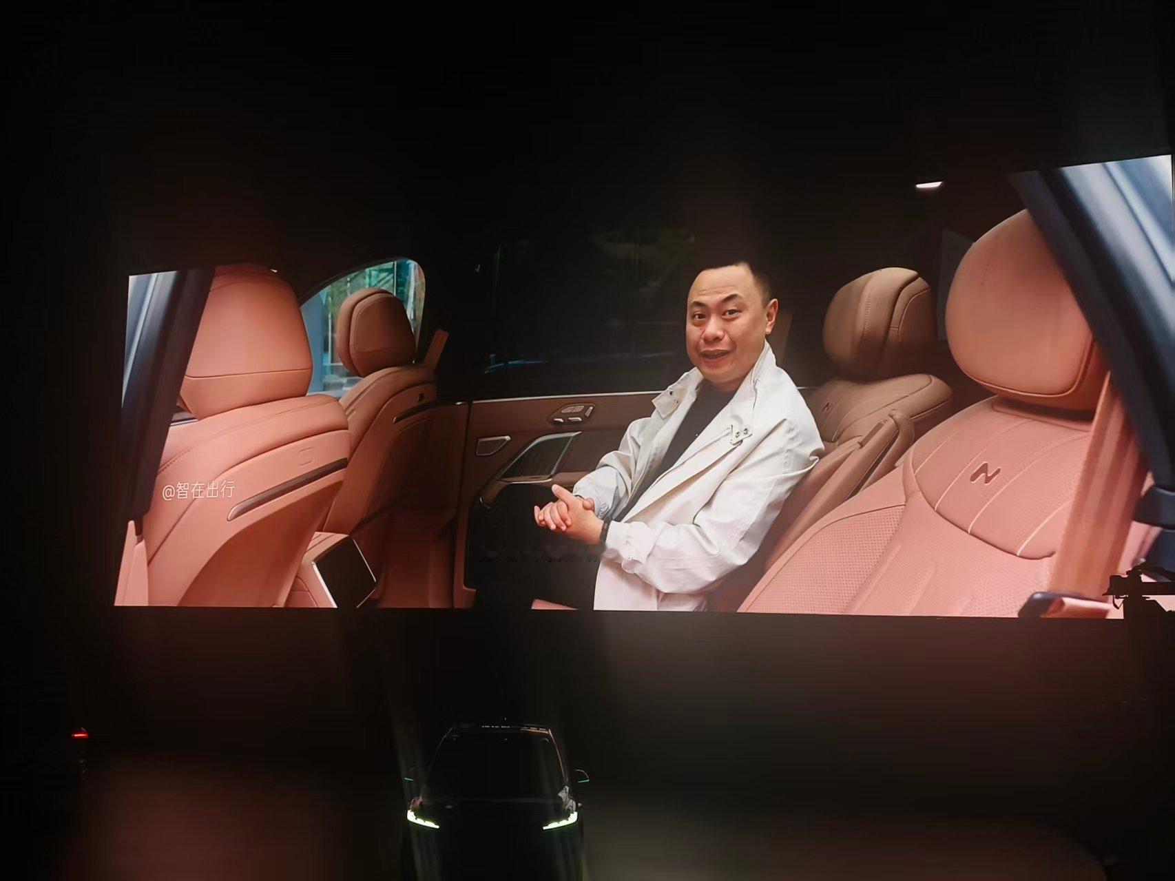 乐道l90蔚来世界模型版 借着上屏的小机会，和大家聊聊，乐道的世界模型。- 乐道