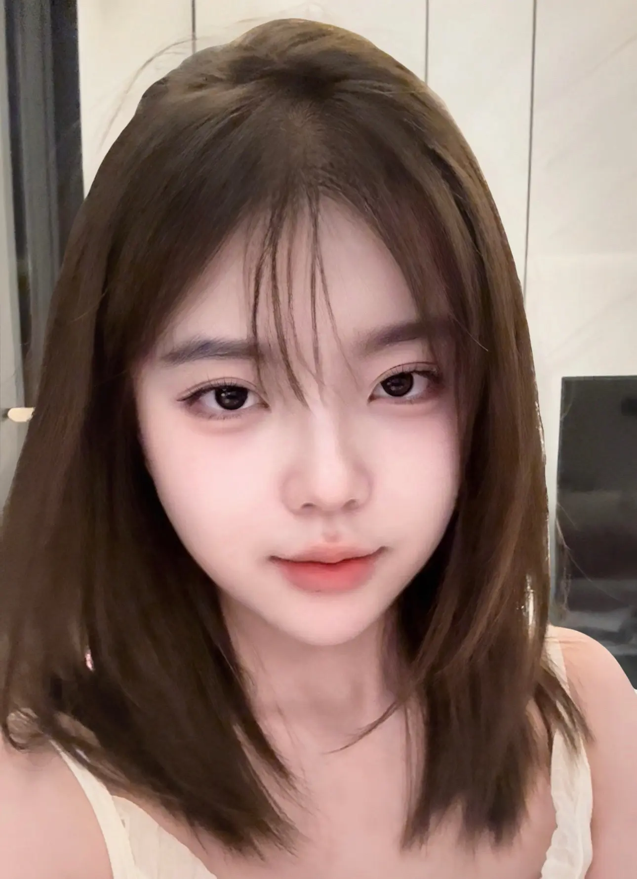 时间不会停留，所以相机出现了。