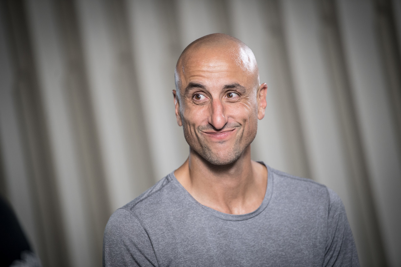 ❤️吉诺比利：祝贺尼克斯 也恭喜马刺&未来几年我们会有很多乐趣NBA杯决赛，马刺