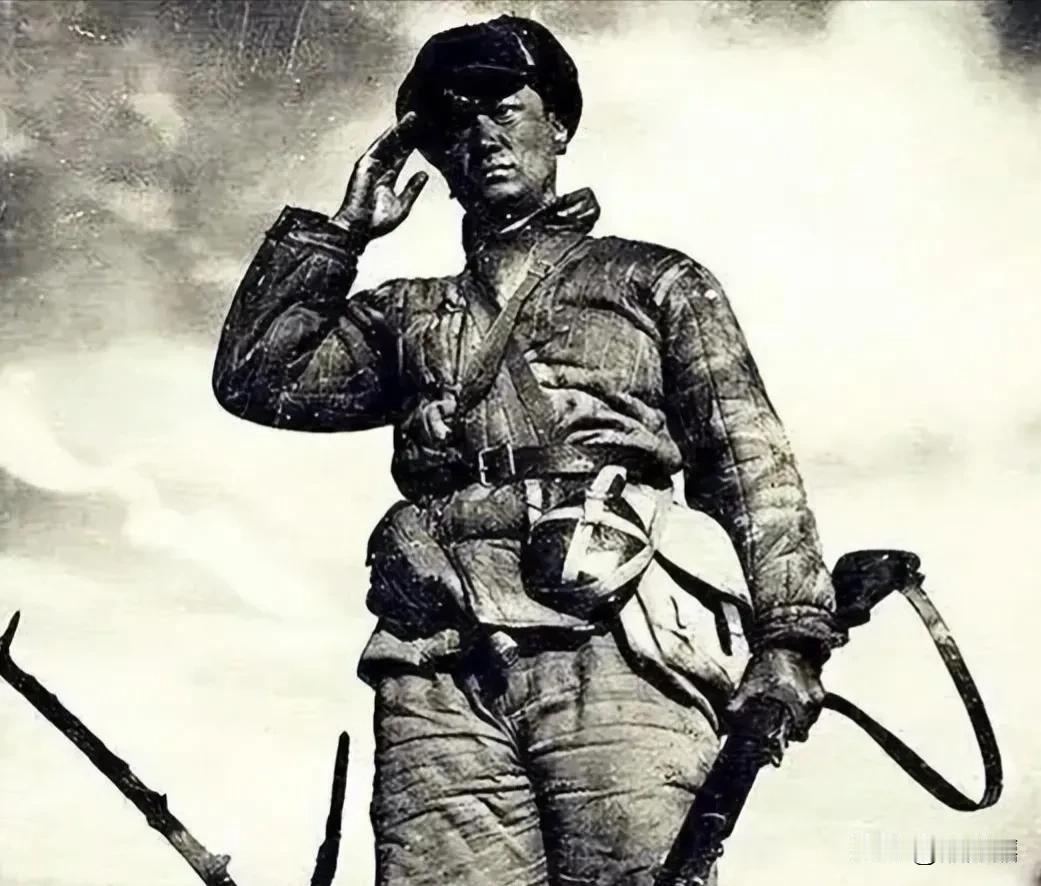 272高地的智慧撤退与英勇反击
1951年，朝鲜战场上，272高地成为了焦点。这