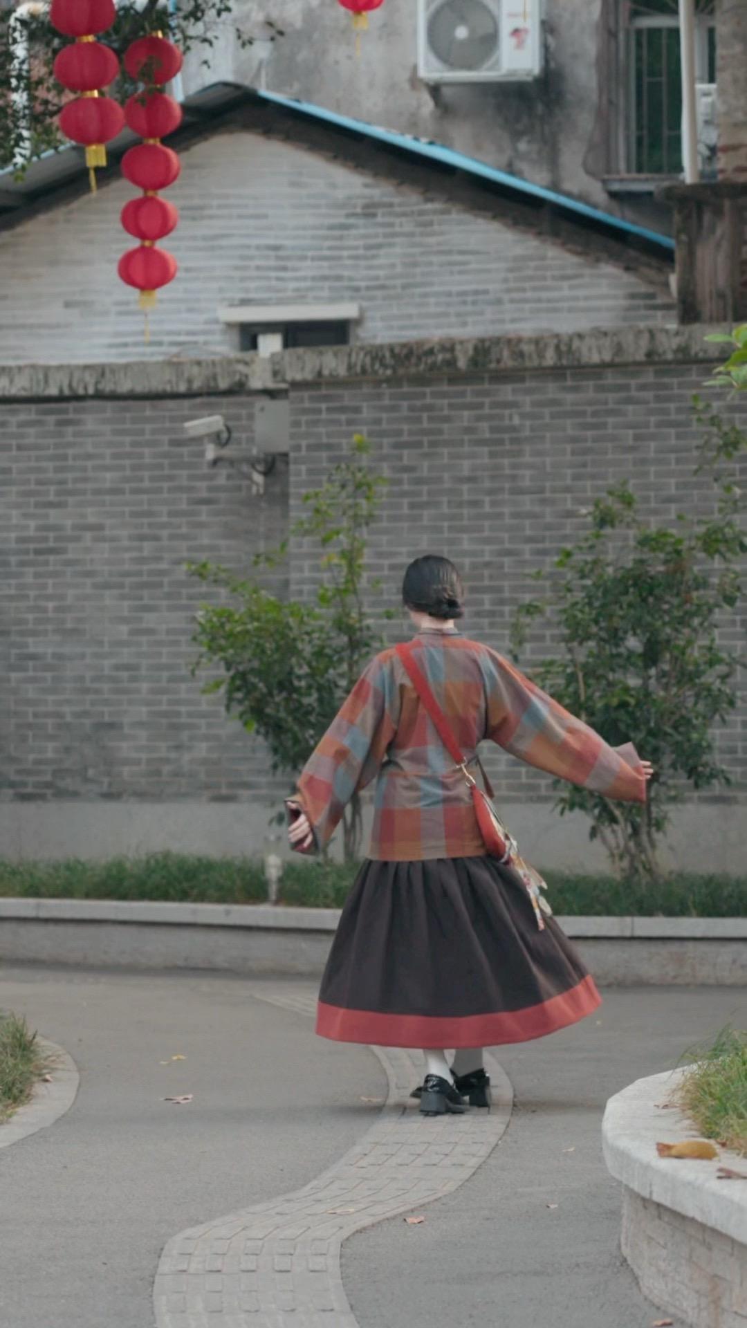 人生第一课，学会接受平庸的自己。