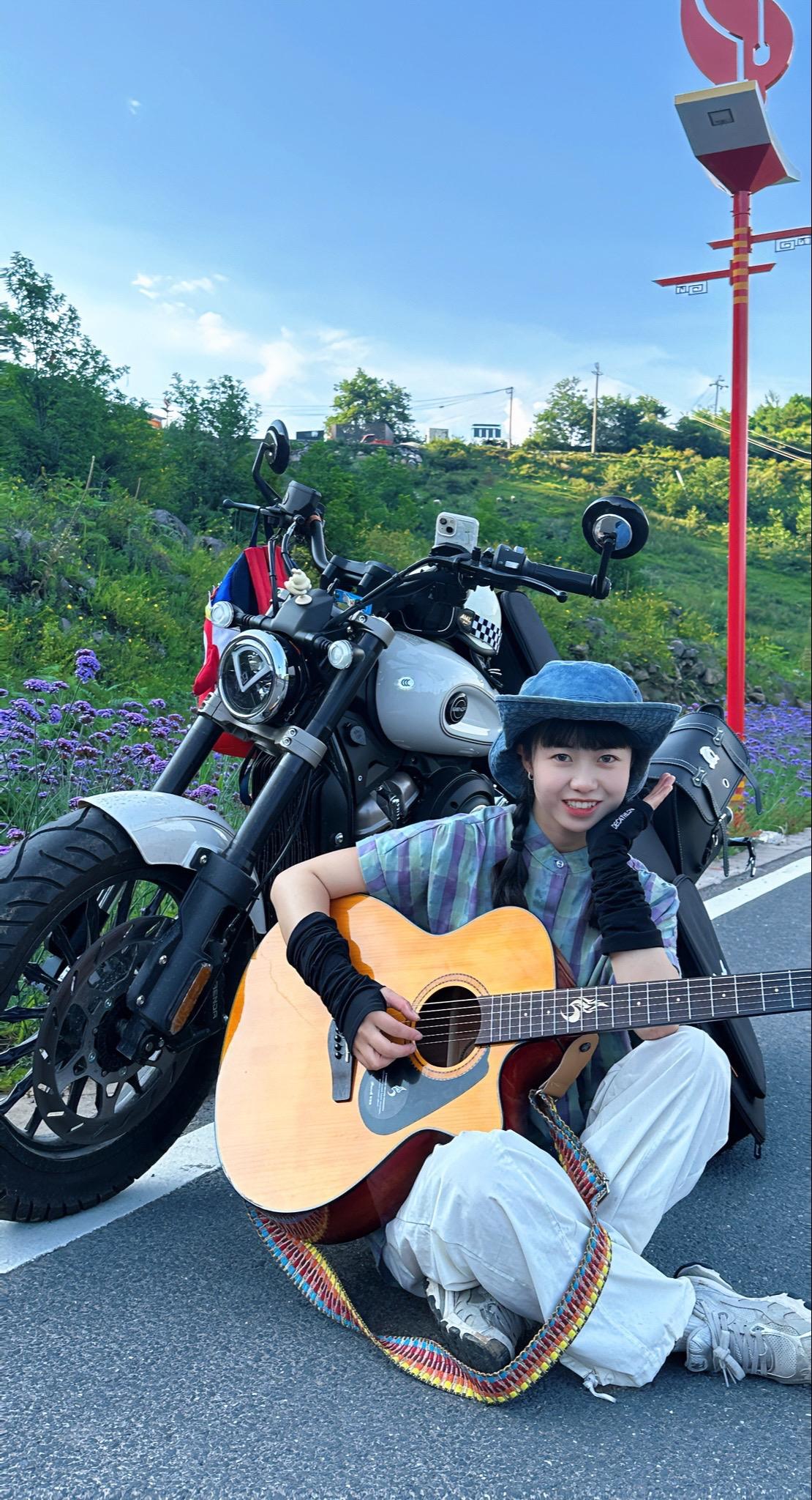 人们谈着自由，话里全是枷锁…吉他及他