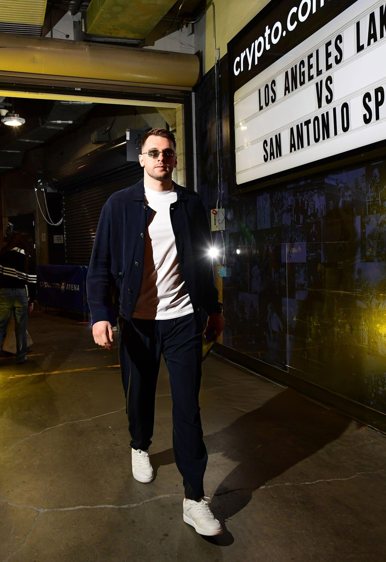 洛杉矶湖人 东契奇-我的评分：马刺vs湖人 251211 常规赛G24: 湖人1