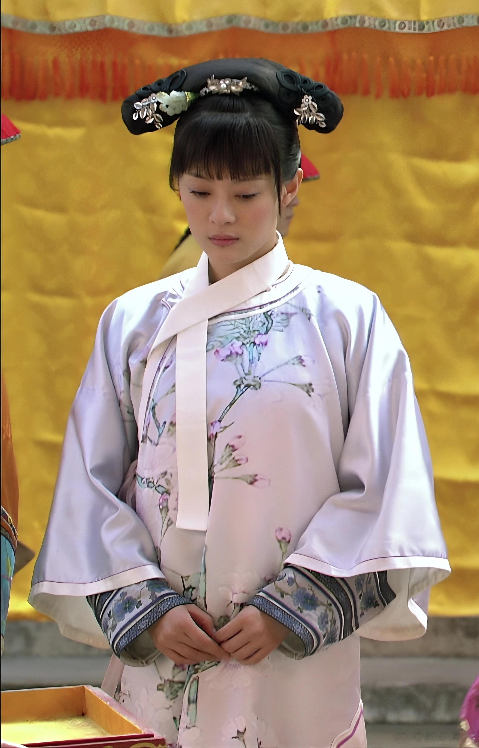 弹幕：嬛嬛头上的葵瓜子壳甚是漂亮[允悲]#甄嬛传# ​​​