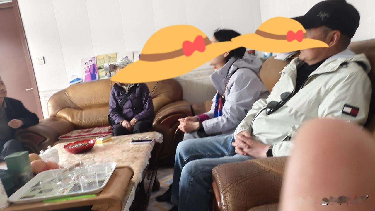 相距30年重回老家！

今天，老公的大伯家小姐姐要回家了。

大伯是南下干部，名