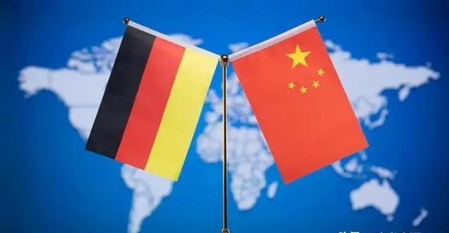 赶在访华之前，德国总理默茨表示，中国的目标是领导全球秩序，并为这一角色耐心准备了