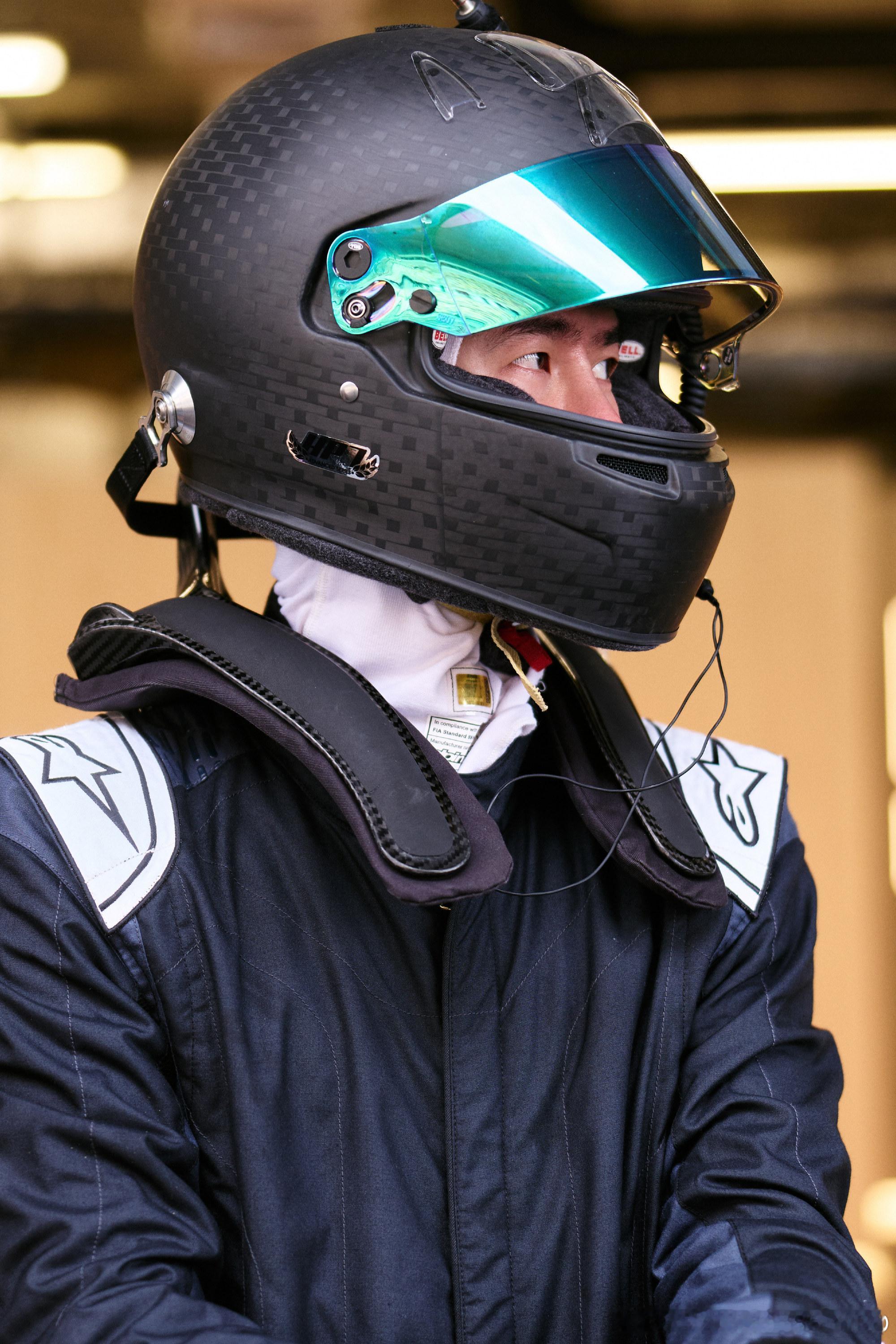 85racing ‖中国顶尖舞者推广大使王一博 他望向赛道的眼神里，全是藏不住的