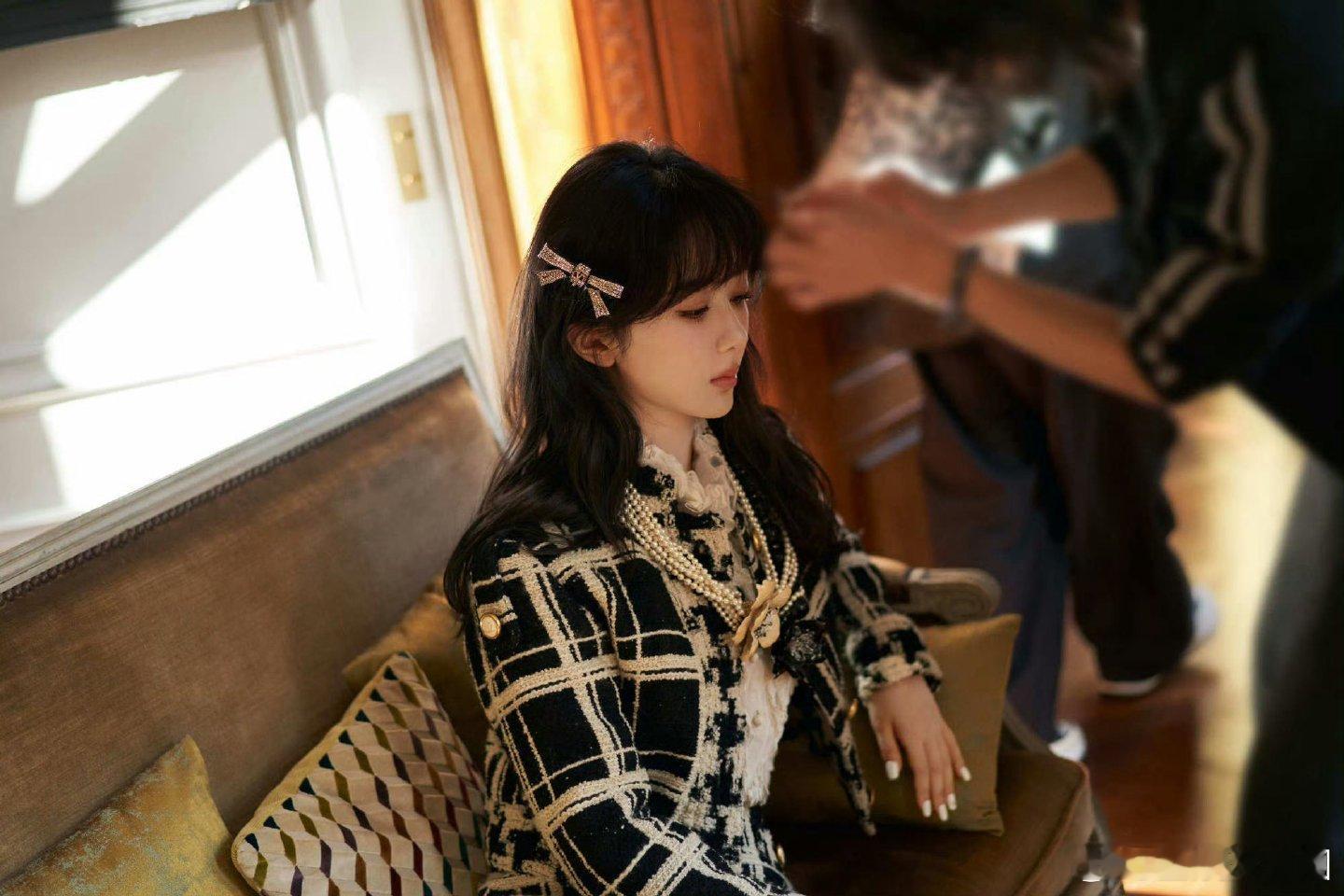 杨紫怎么一下子就忽然乖巧了起来[允悲][允悲][允悲]这才是最成功的造型吧，之前