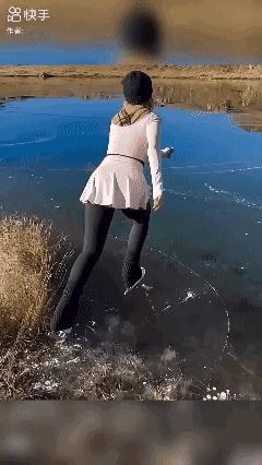 孤独的舞者……💃