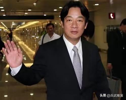 赖清德曾认为：中华人民共和国从1949年10月1日起，没有对台湾行使有效管治权，