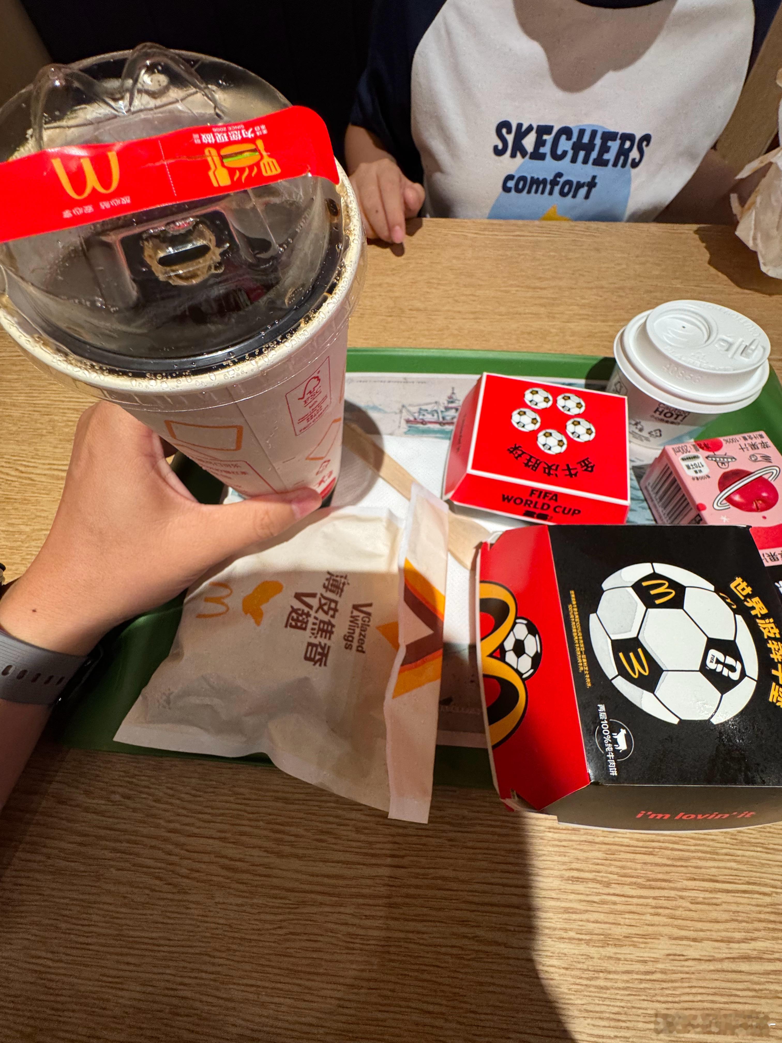 早上跟大哥吃西餐晚上带娃吃西餐贵族气质这一块不服不行嗝～胡说不胡说