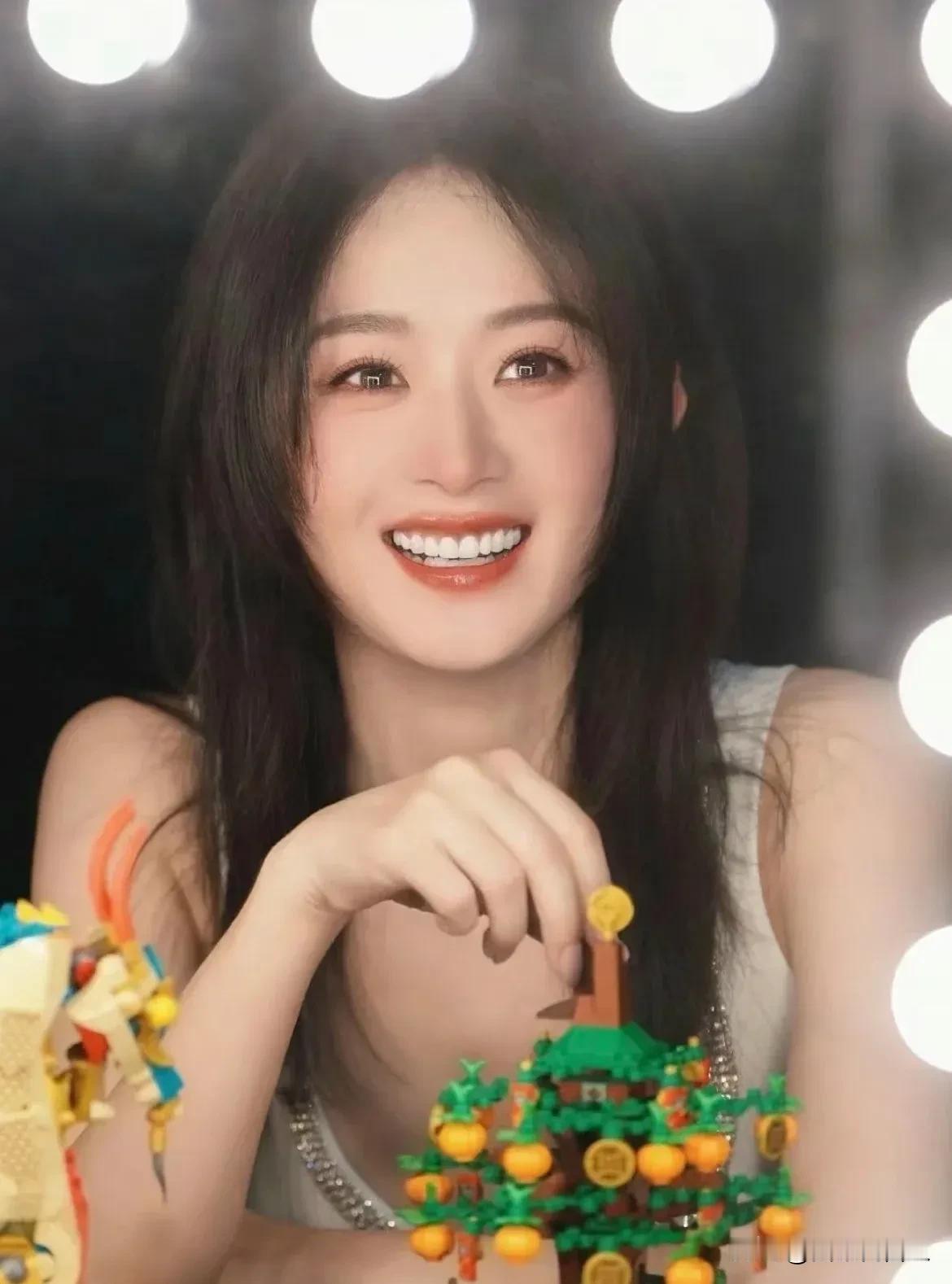 赵丽颖有热度，有流量，有颜值，有才艺，是完美的女星，很有话题感！