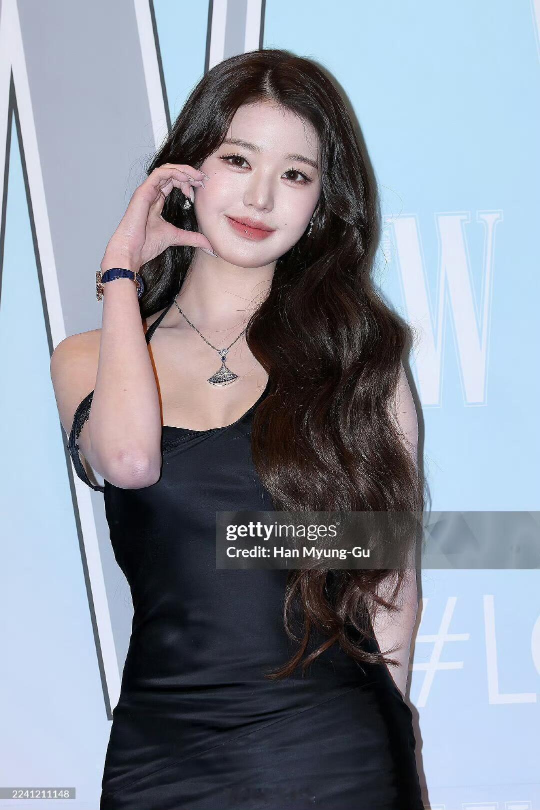 张元英251015  Love Your W红毯G社新闻图 