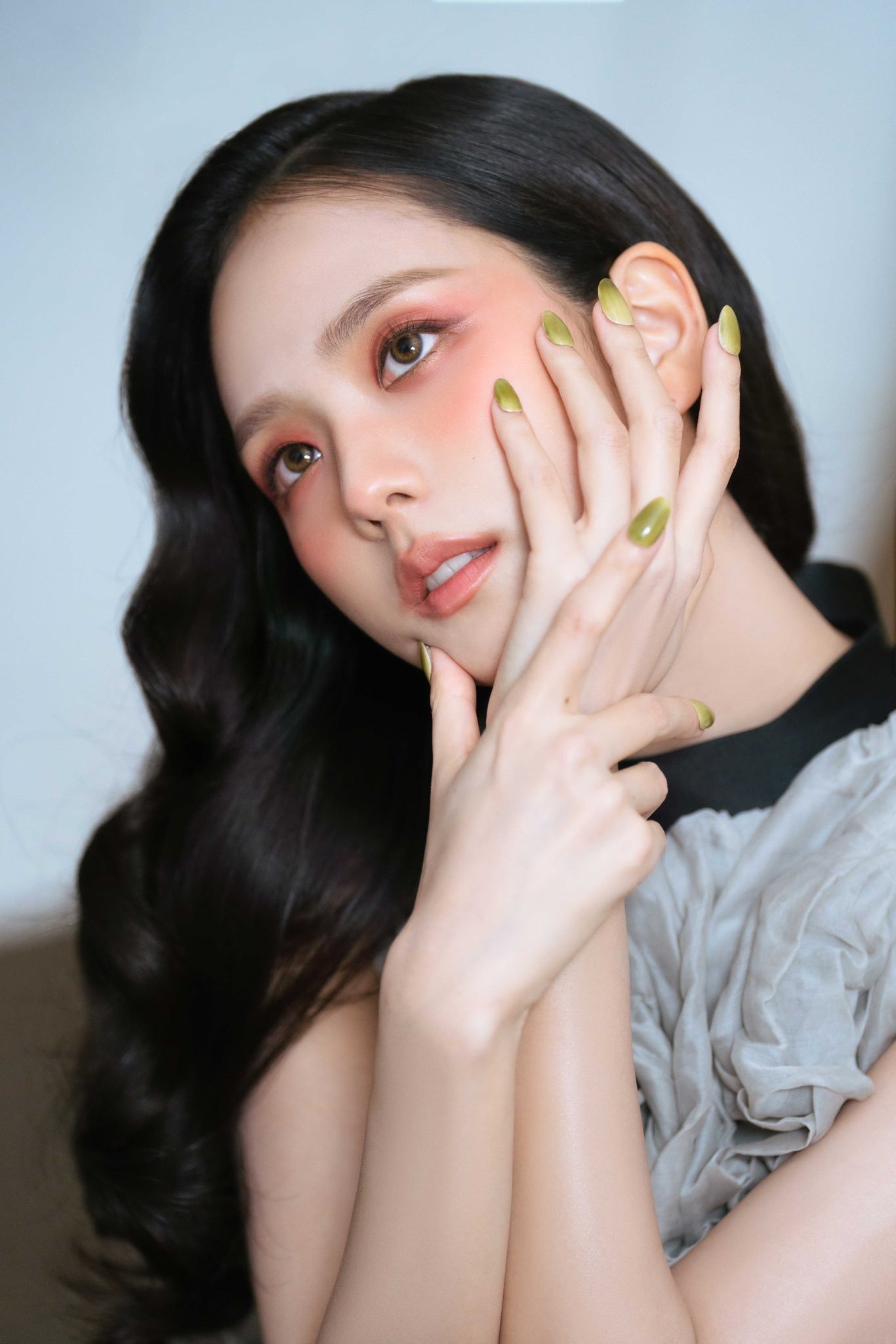 Jisoo x Dior拍摄的ELLE Korea这组封面大片妆容实在是太喜欢 