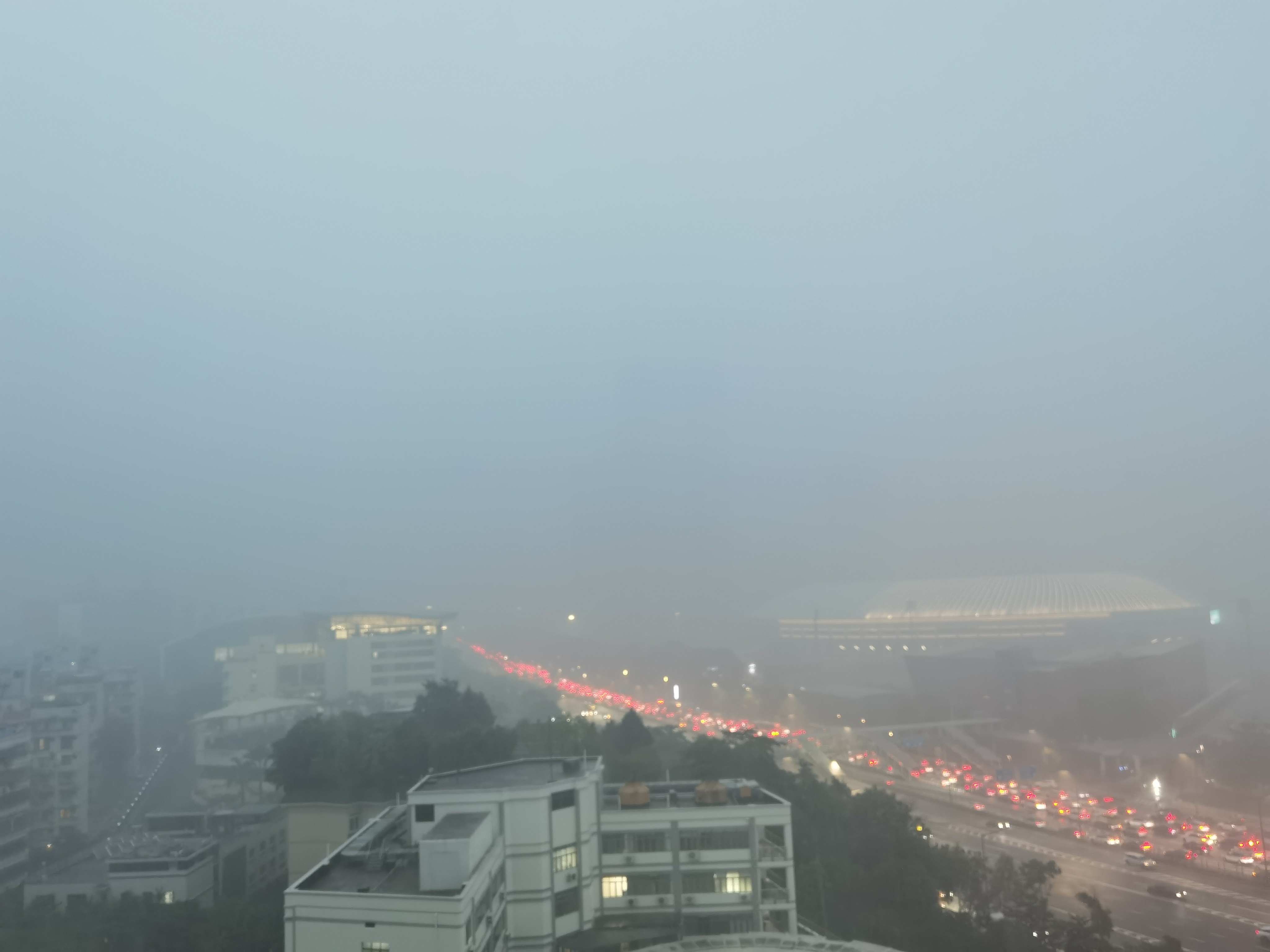 这雨大的 