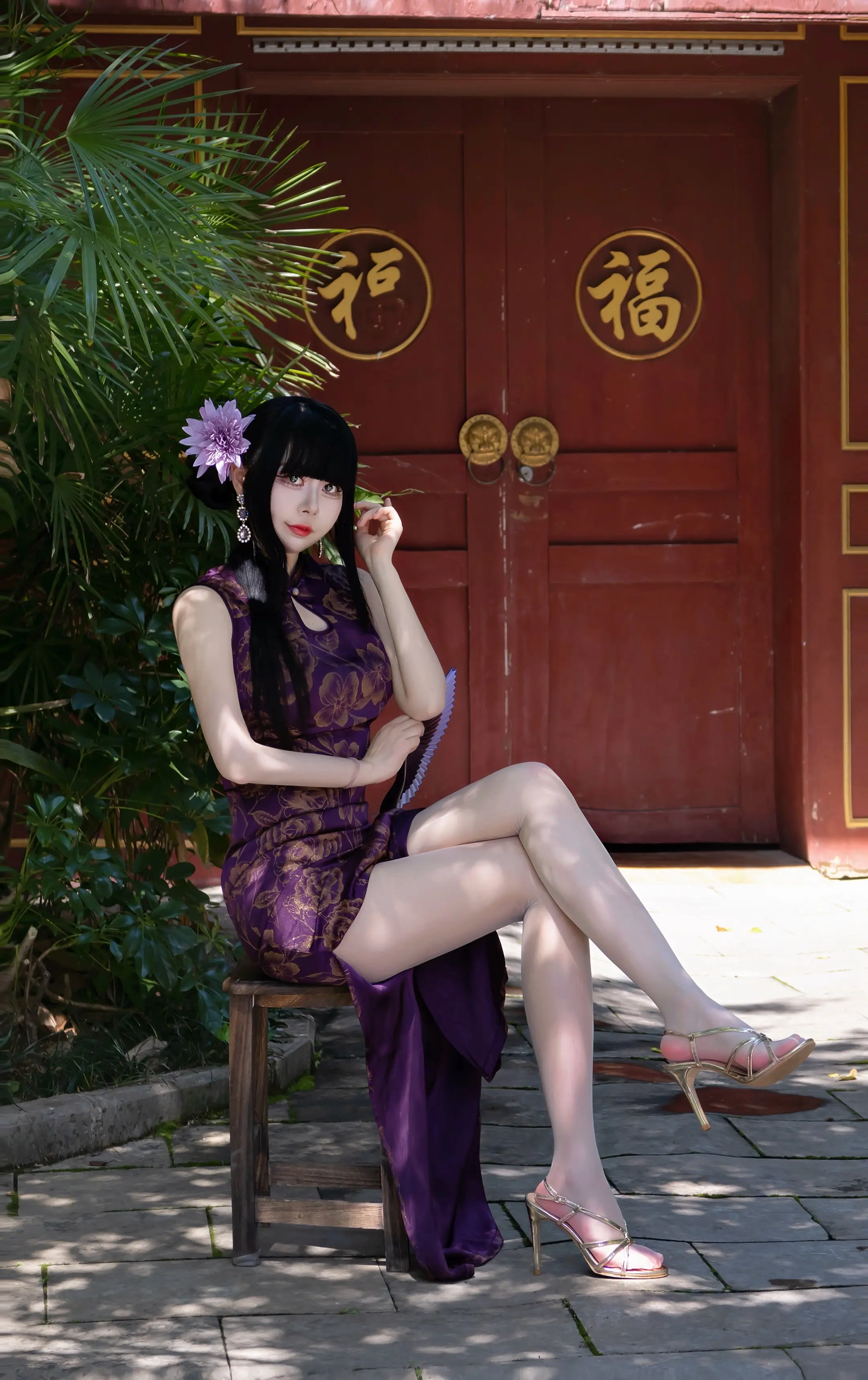 何须浅碧深红色 自是花中第一流