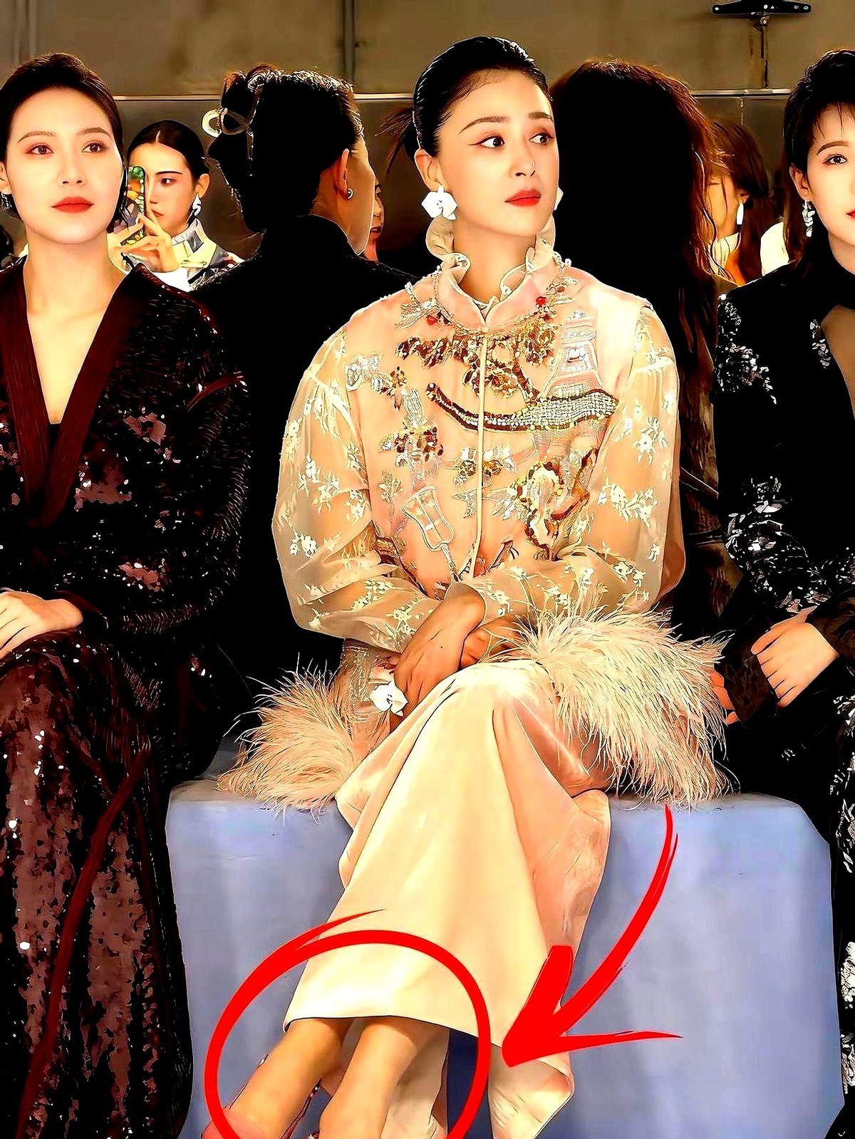 哎，没人发现她最近面相有点不一样吗？

她最近一露面，那状态真绝——41岁而已，