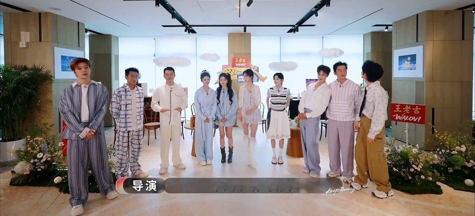 这样全景一看我丞衣服好敷衍 