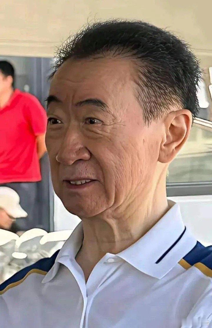 2026年7月，湛江开发区万达广场完成工商股权变更，万达商业旗下公司退出股东行列