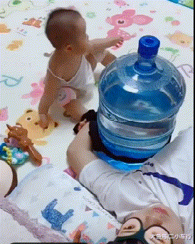 爸爸带娃
主打一个豪爽