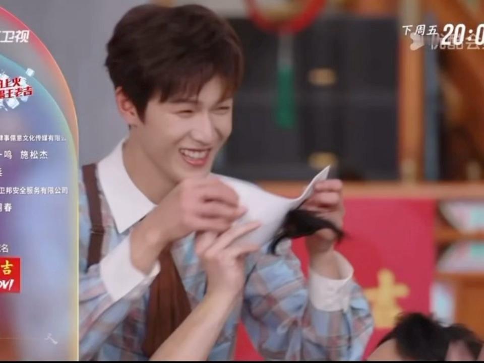 李昀锐就这么小心翼翼的闯祸了李昀锐又闯祸了救命！小林看着软软糯糯的，居然一不小心