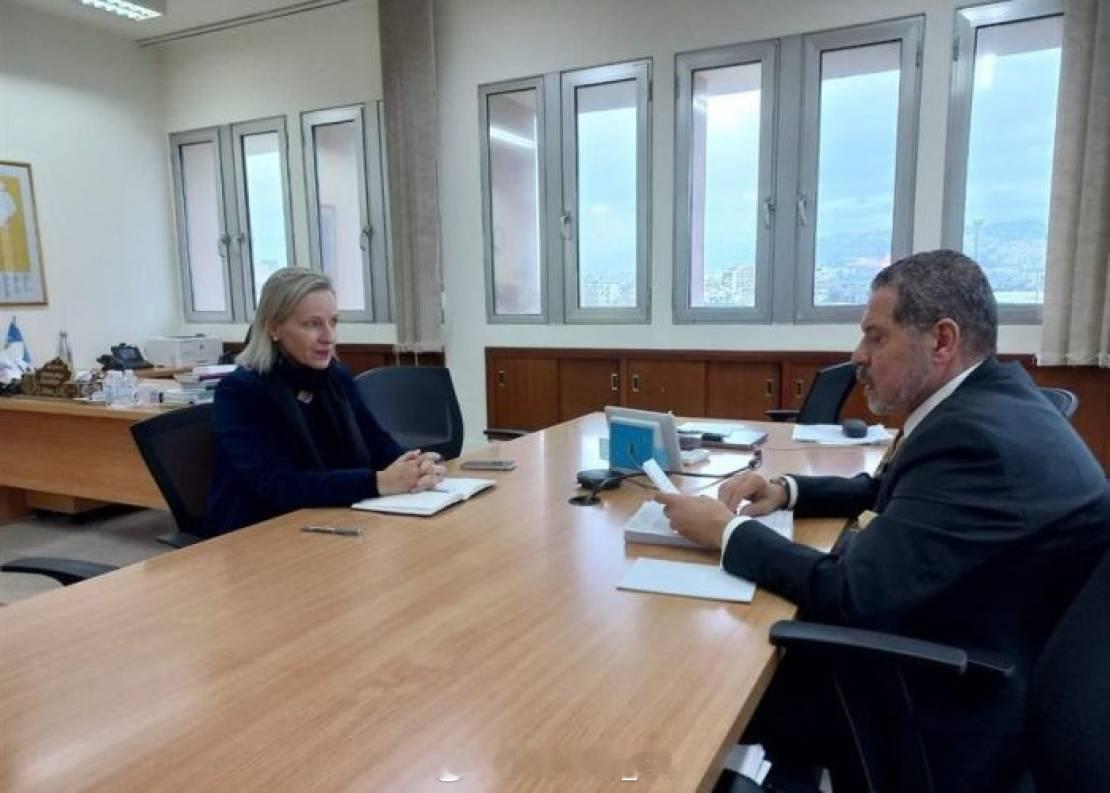 巴勒斯坦权力机构总统阿巴斯的儿子兼特别代表亚西尔与联合国近东巴勒斯坦难民救济和工