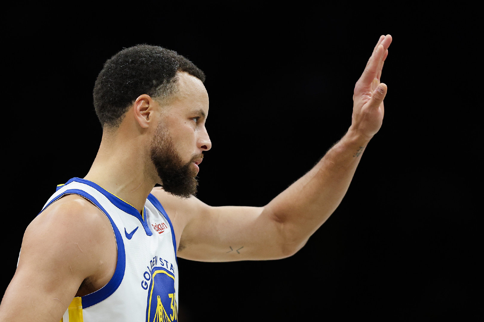 #库里对阵雷霆出战成疑#勇士将在主场迎战雷霆，追梦将缺席比赛，库里和梅尔顿出战成