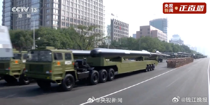 #九三盛大阅兵# 转发，告慰先烈！#这些先进武器我们也有了#！#阅兵直播# （央