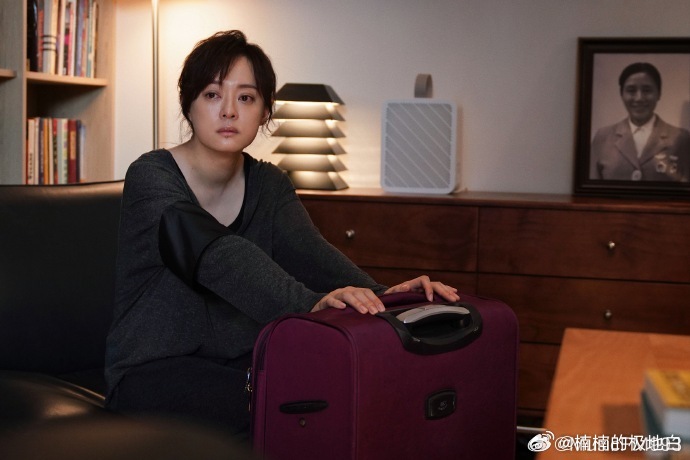 别再虐孙俪了 从期待婚纱照到雨中送别母亲，颜聆的落差太戳心！孙俪把那种绝望演得淋