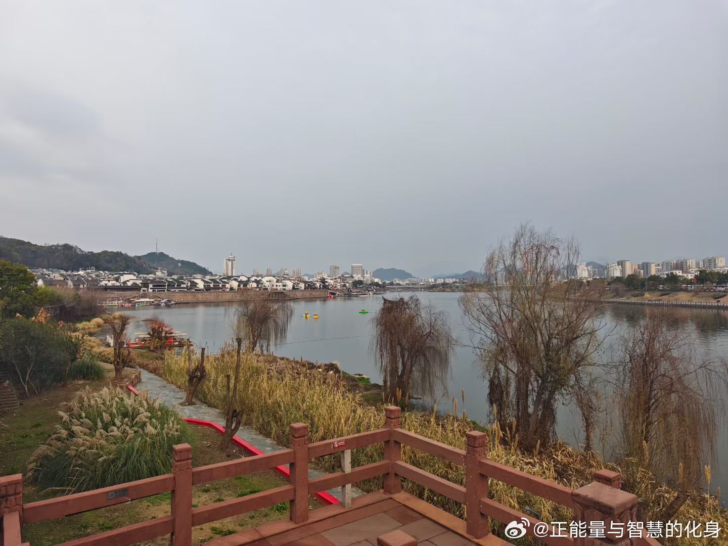 不要害怕失去任何人，就像他们不怕失去你是一样的，喜我者我惜之，弃我者我弃之，不要
