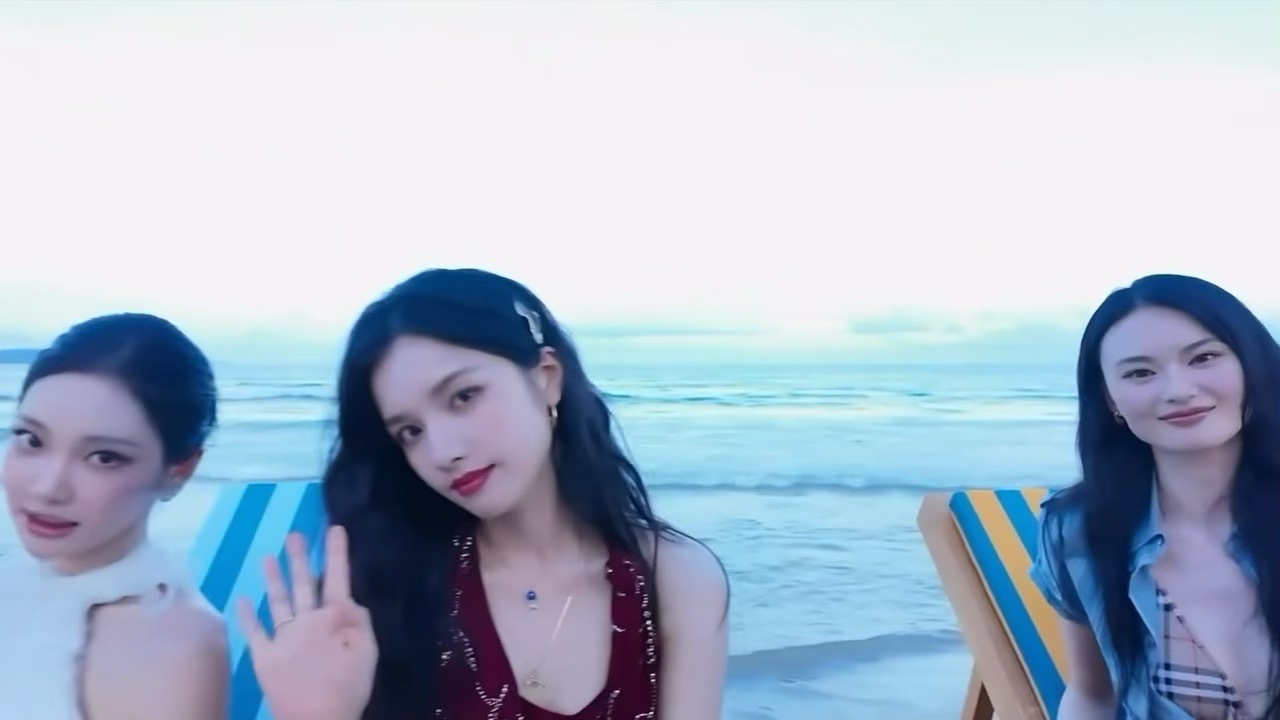 VOGUE红毯宁艺卓  张婧仪坐在一起[哇] ​​​