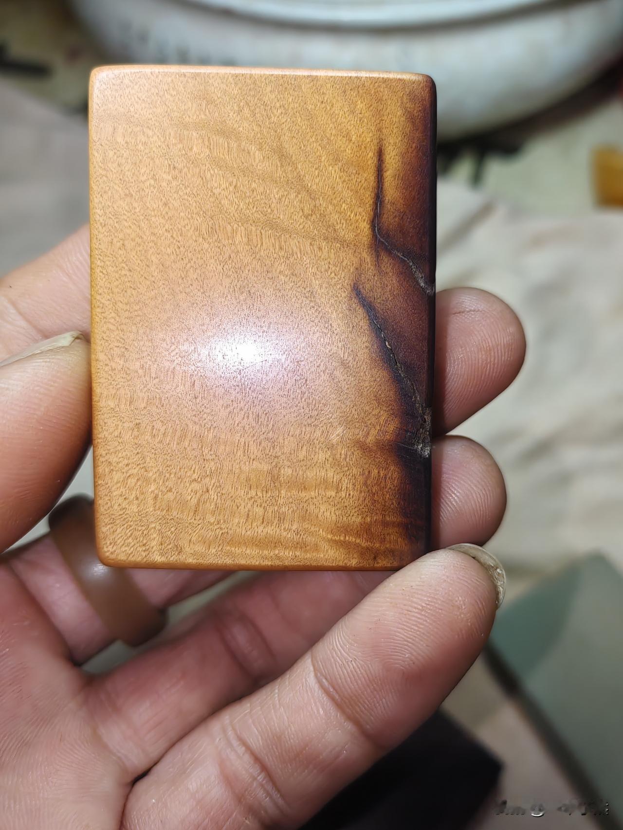 今晚刚打磨好的雷击木无事牌！！谢谢各位好友点赞。雷击木挂坠 雷击桃木吊坠 寻雷击