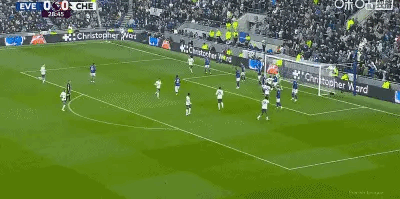 切尔西被深圳新鹏城“传染”？[笑哭][捂脸]输给埃弗顿后，欧冠资格恐怕悬了。
