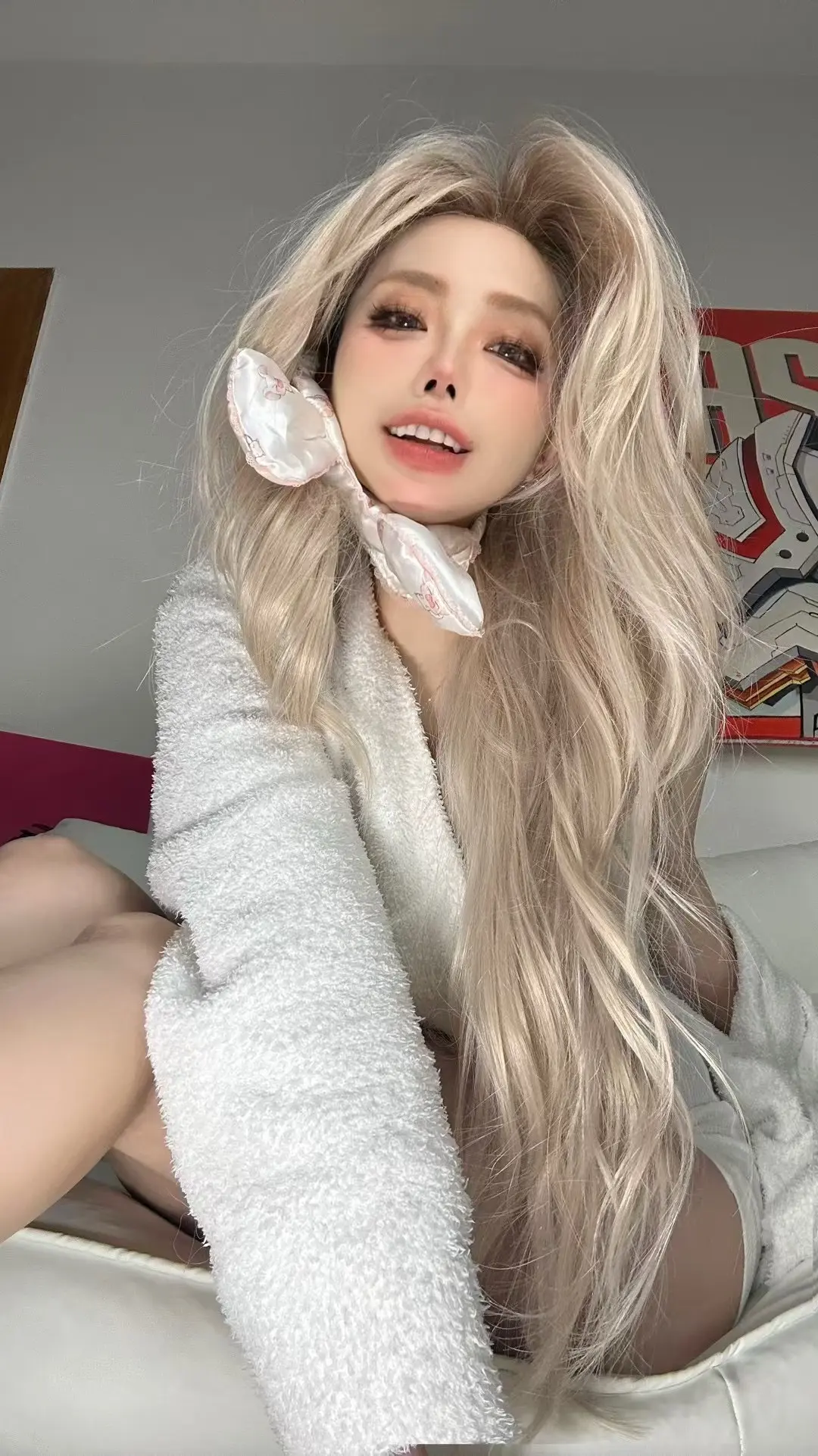 画画内女的