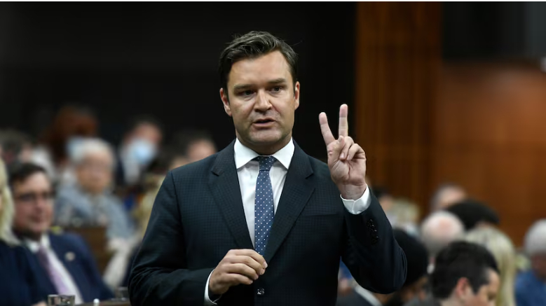 加拿大总理卡尼周三在社交媒体上宣布，加拿大保守党议员马特·詹鲁已加入自由党党团。