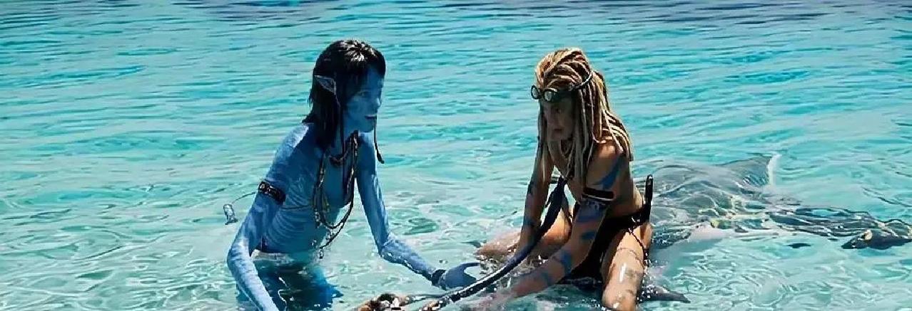 卡梅隆亲手砸了《阿凡达》最值钱的招牌。
 
你以为《阿凡达3》的火山部落是创新？