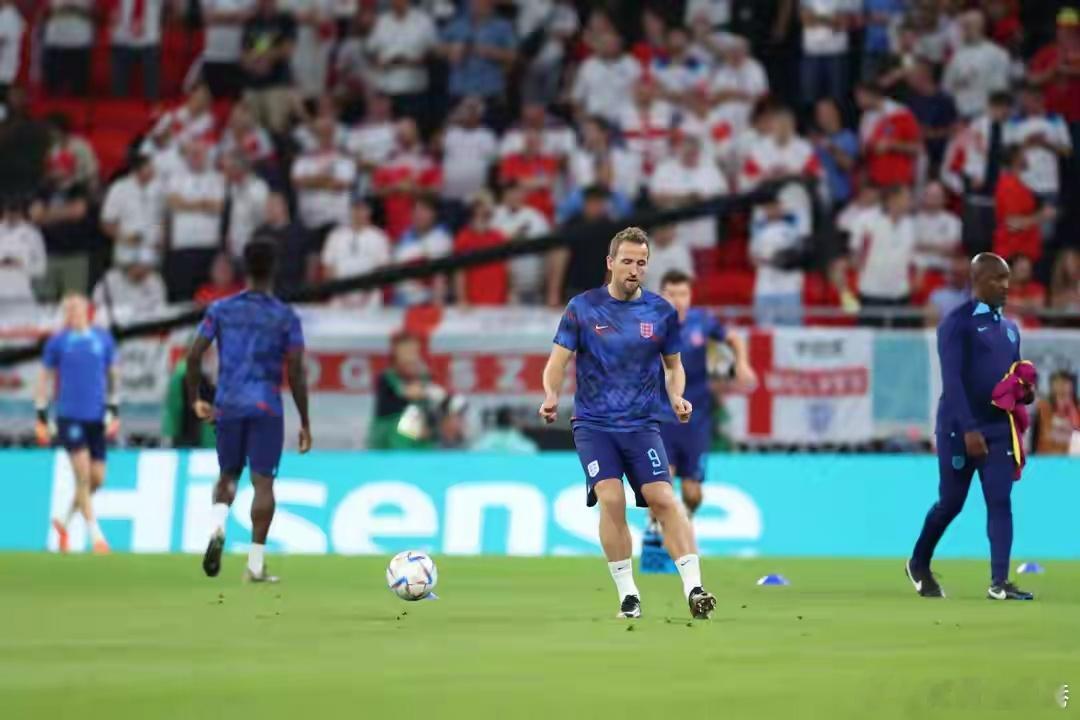 英格兰3比0威尔士 英格兰多名主力没有入选，英格兰20分钟进3球杀死比赛。 ​​