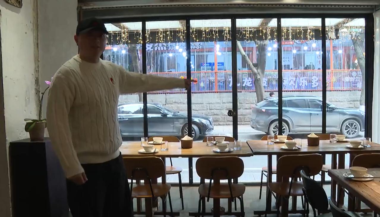 “太丢人了！”重庆，一行10人到饭店去吃饭，老板本以为遇到了大客户，结果散席后只