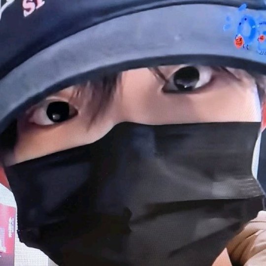【4956】一直盯着我干什么，没见过豆豆眼吗 