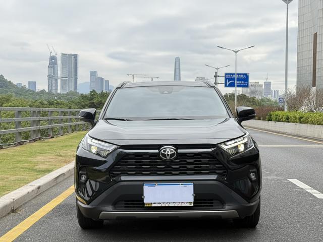 15-18万预算必看！二手2023款RAV4荣放风尚PLUS版，家用代步太适配