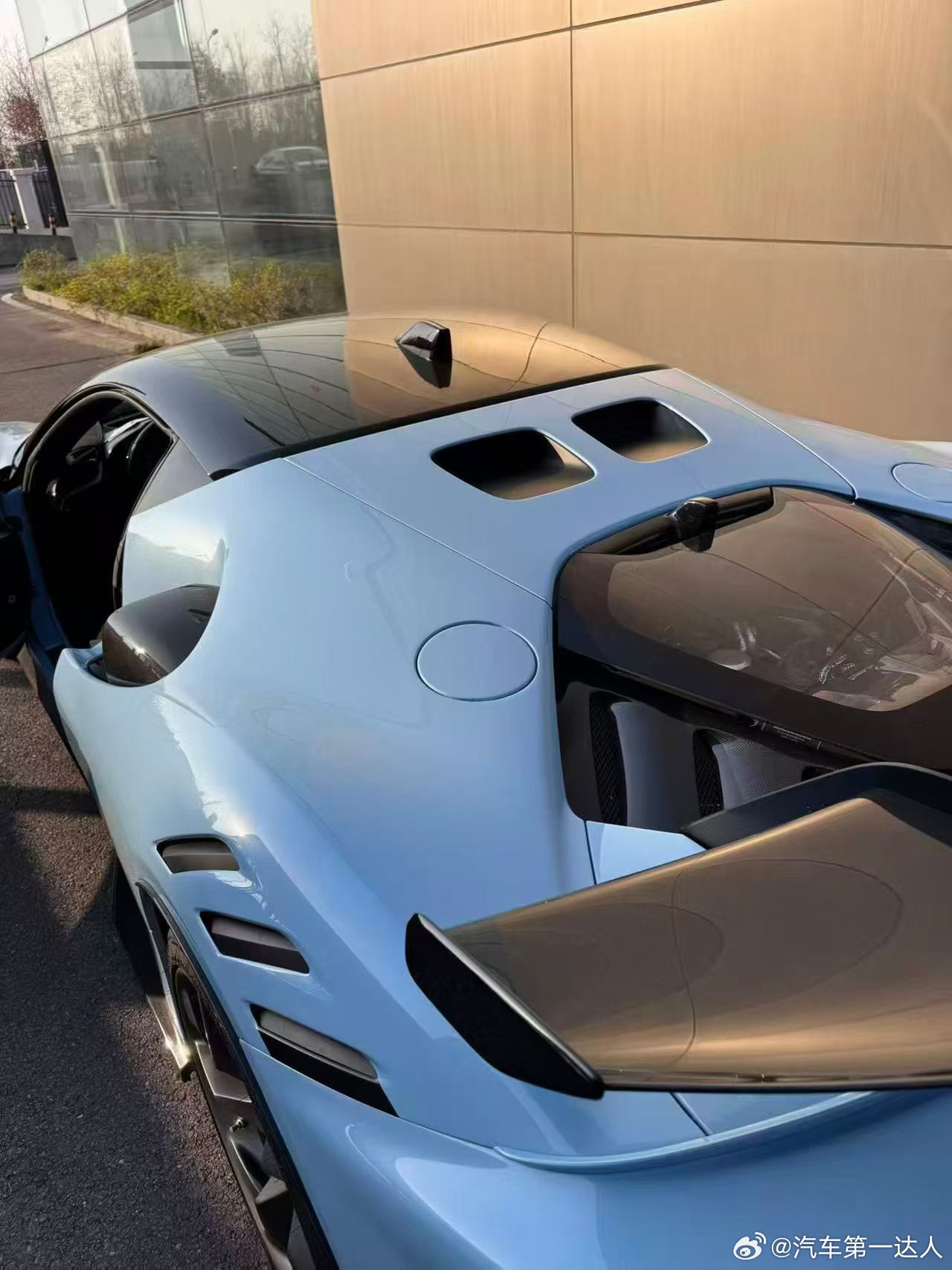 人生最珍贵的，从来不是追逐不尽的喧嚣，而是拥有独属于自己的极致与稀缺。就像这台全