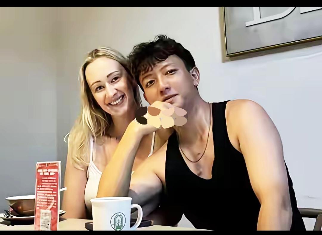 20岁云南小伙远赴迪拜，
娶大10岁俄罗斯单亲妈妈，
父母哭着反对也没用
 
一