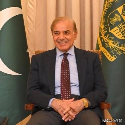 巴基斯坦总理夏巴兹·谢里夫今天发文说：“今日早些时候，我与我的兄弟、伊朗总统马苏